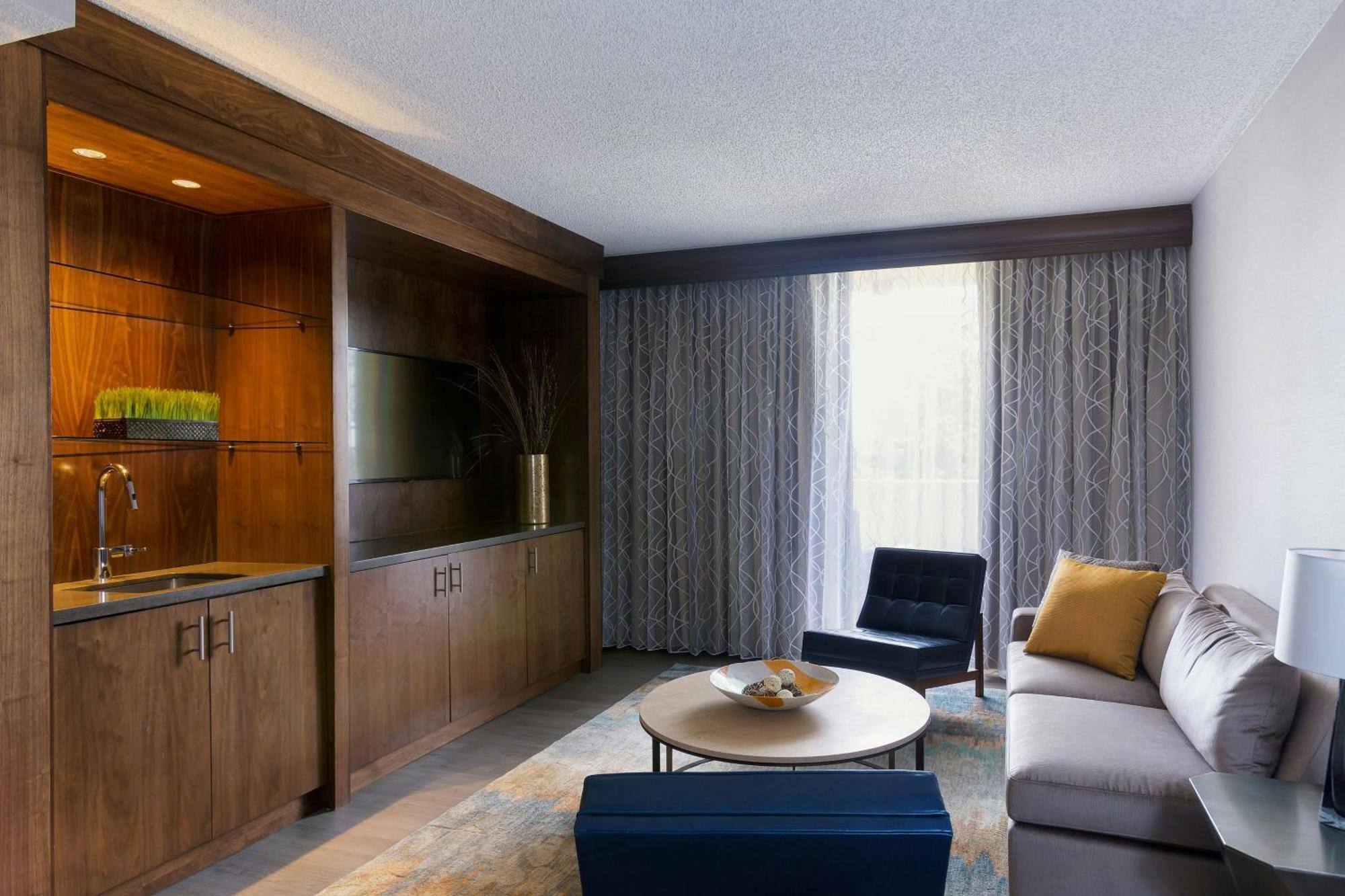Greensboro-High Point Marriott Airport Екстер'єр фото